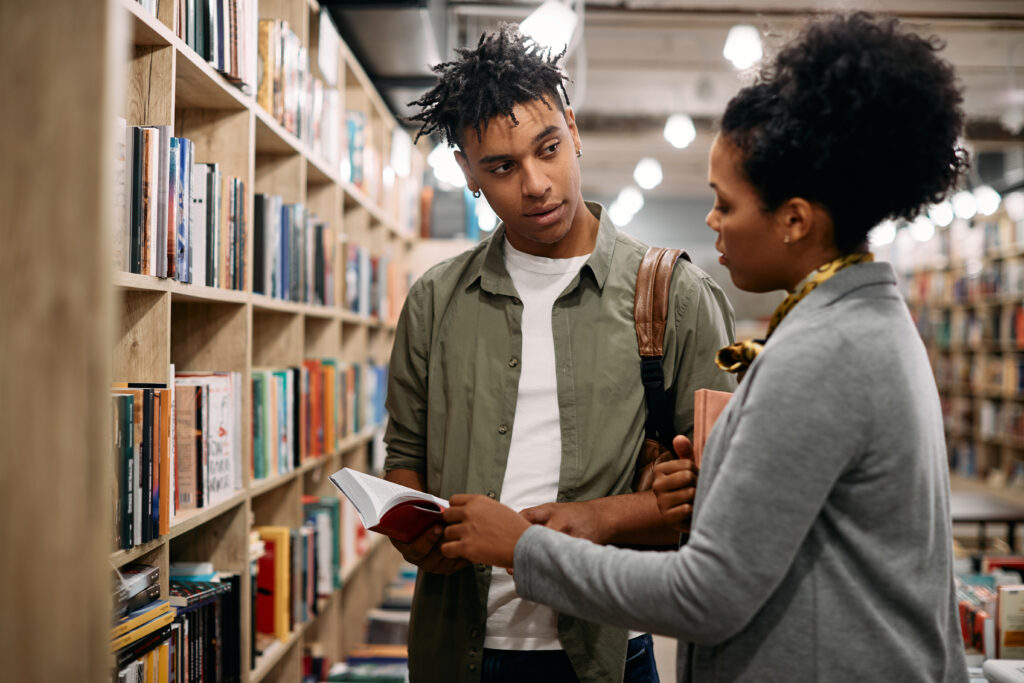 Como a biblioteca universitária pode ser um espaço para promover a aprendizagem ativa?